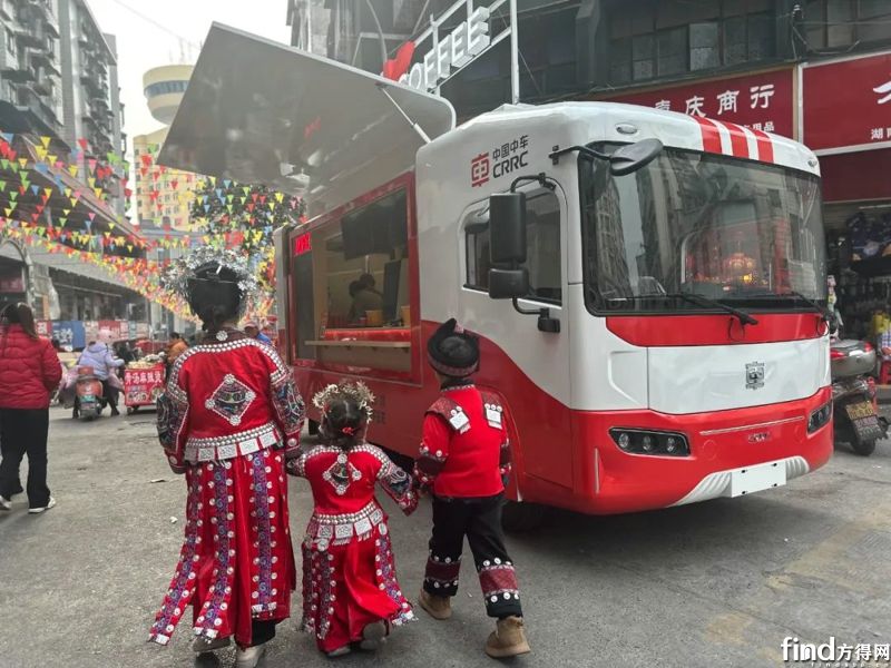“首發(fā)經(jīng)濟(jì)”新標(biāo)桿！中車(chē)“鯨銳”駛?cè)胧硕创?></a><span id=